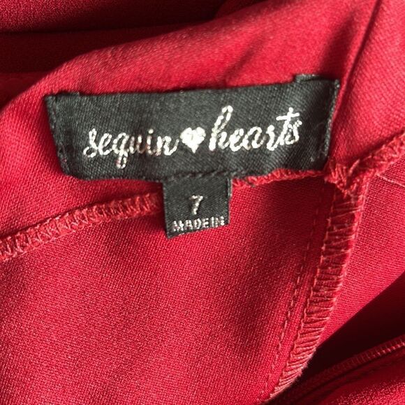 Red dress with open back/ Size 7 - Picture 3 of 9